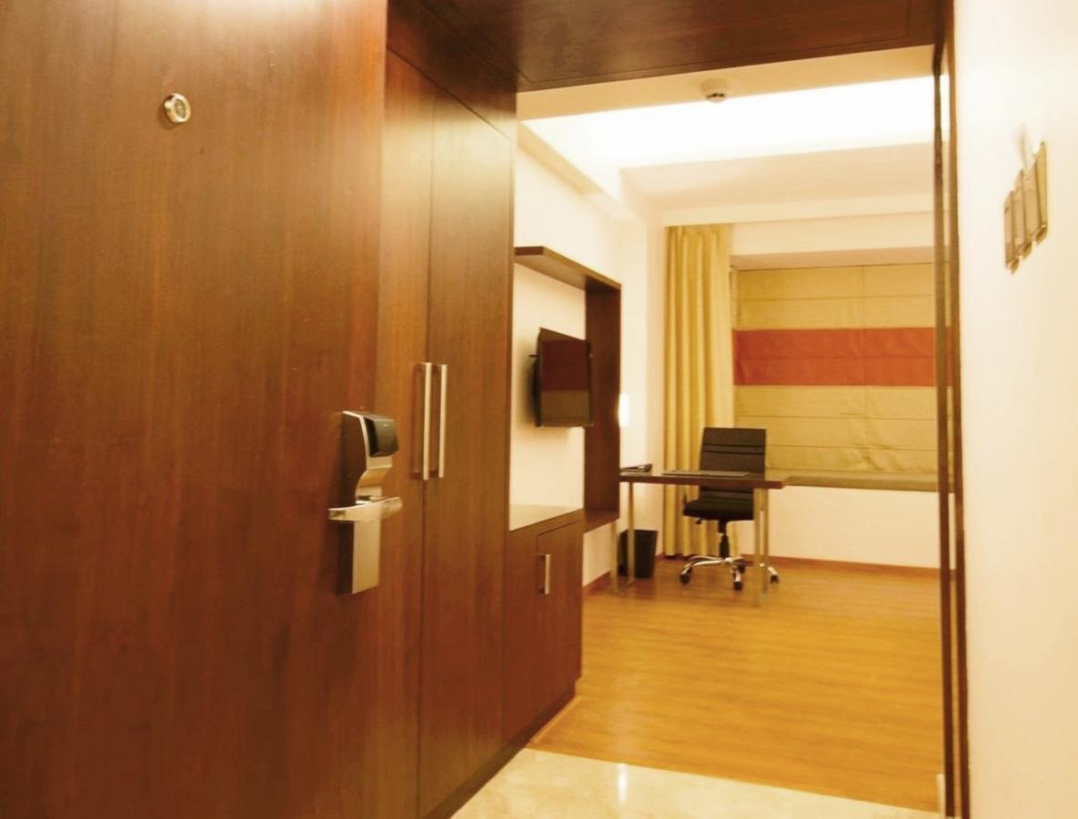 Hotel Central Park Манипала Екстериор снимка