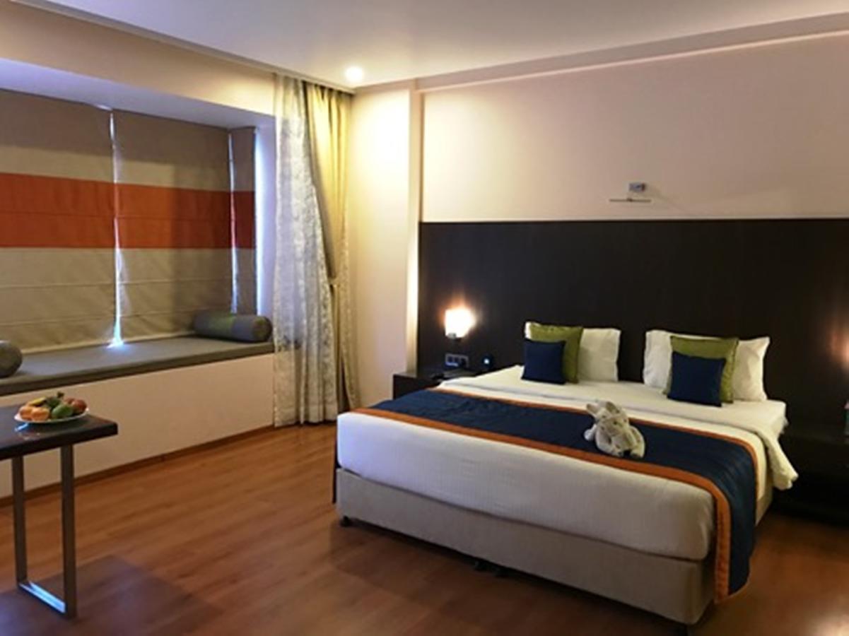 Hotel Central Park Манипала Екстериор снимка