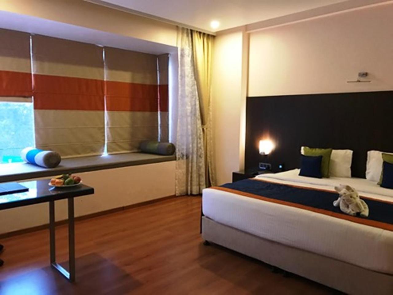Hotel Central Park Манипала Екстериор снимка